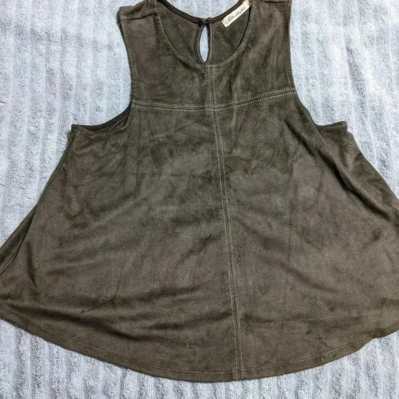 CHLOE & KATIE Women's Olive Green Micro Suede Swing Cropped Tank Top Size S NWOT - Picture 8 of 8